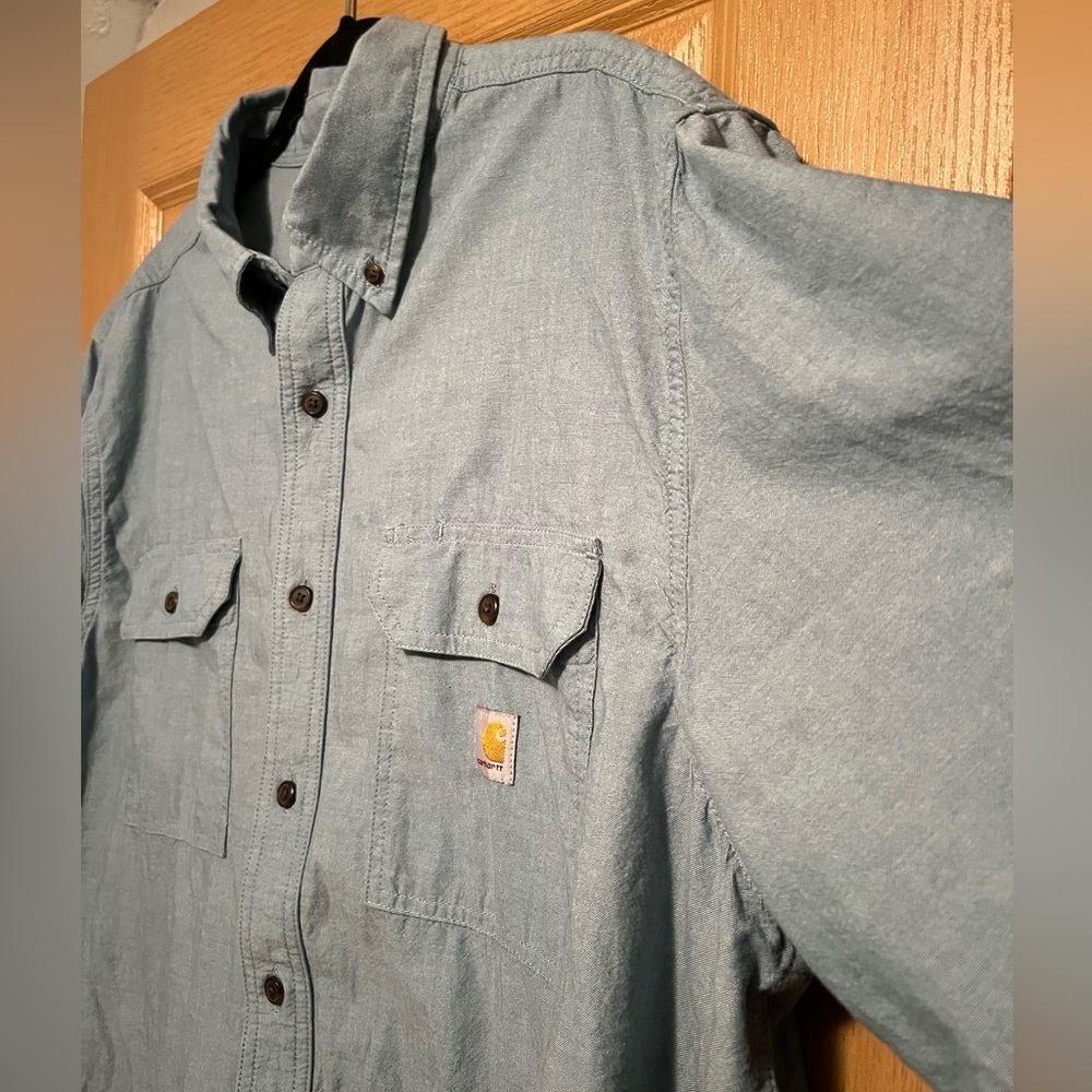 Carhartt Loose Fit Midweight Chambray Short Sleeve Button Down Shirt - Picture 3 of 11